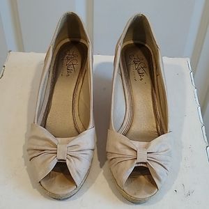 Life Stride wedges women's shoes